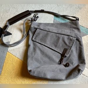 Grey canvas purse. EUC